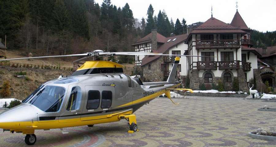 Вертоліт-гвинтокрил в готелі Вежа Ведмежа
